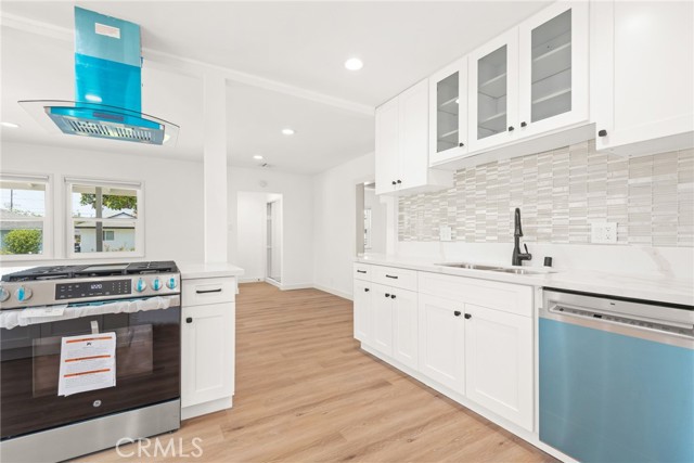 2704 184th Street, Redondo Beach CA: https://media.crmls.org/medias/7625bfaa-ccec-4103-98a4-99f7e96acbf7.jpg