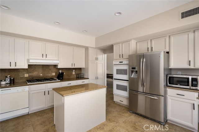48674 Acropolis Street, Indio CA: https://media.crmls.org/medias/7626be5a-b443-4b68-b18c-1e35760633ce.jpg