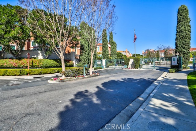 5 Arese Aisle, Irvine CA: https://media.crmls.org/medias/7626cb80-d4aa-4efa-bc40-30249d136085.jpg