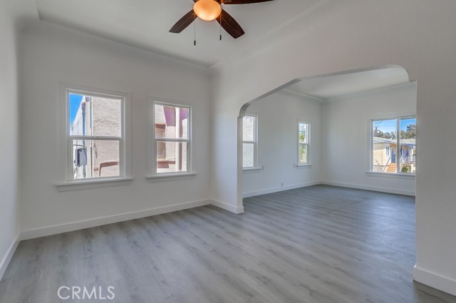 1009 Coronado Avenue, Long Beach CA: https://media.crmls.org/medias/76273f30-8587-43f5-84fb-67d59030047d.jpg