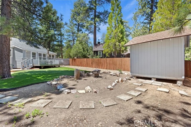 Detail Gallery Image 26 of 30 For 681 Chipmunk Ln, Big Bear Lake,  CA 92315 - 5 Beds | 3 Baths