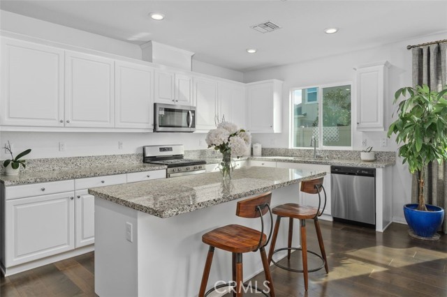 Detail Gallery Image 8 of 22 For 7633 River Gulch, Riverside,  CA 92507 - 4 Beds | 2 Baths