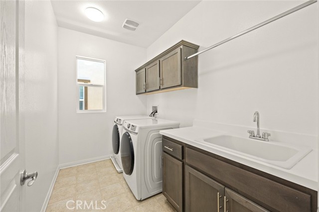 16114 Almond Avenue, Chino CA: https://media.crmls.org/medias/7628f2dd-ae2d-489b-83b5-5b5894075b30.jpg