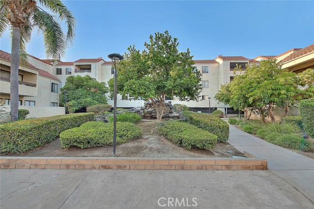 Detail Gallery Image 2 of 35 For 700 W 3rd St #A111,  Santa Ana,  CA 92701 - 2 Beds | 2 Baths
