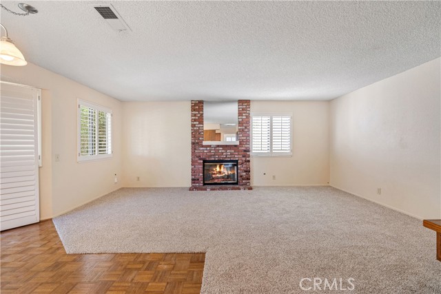 Detail Gallery Image 14 of 33 For 2859 W Avenue J9, Lancaster,  CA 93536 - 3 Beds | 3 Baths