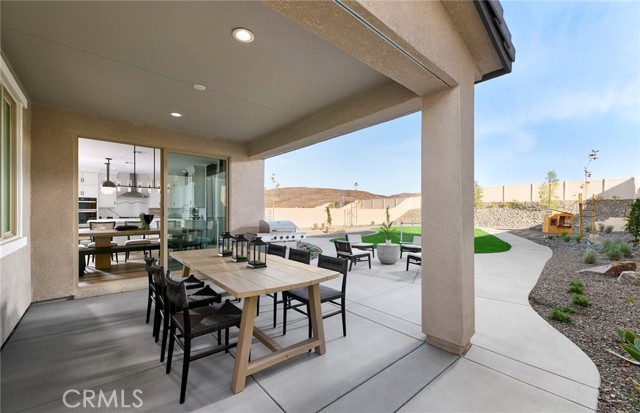 Detail Gallery Image 8 of 17 For 3981 Hudson Ln, Lake Elsinore,  CA 92530 - 4 Beds | 2/1 Baths