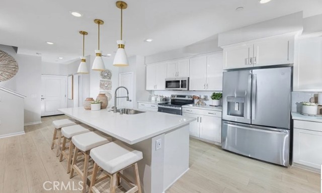 Detail Gallery Image 5 of 24 For 33221 Opal Glass Dr, French Valley,  CA 92596 - 3 Beds | 2/1 Baths