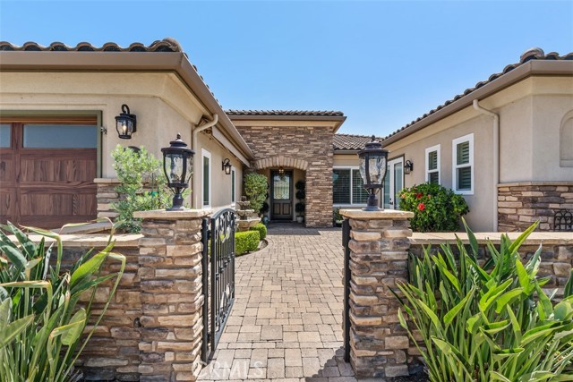 Detail Gallery Image 4 of 55 For 22919 Banbury Ct, Murrieta,  CA 92562 - 3 Beds | 3/1 Baths