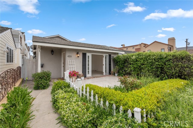 Detail Gallery Image 2 of 31 For 420 Narcissus Ave, Corona Del Mar,  CA 92625 - 3 Beds | 3 Baths