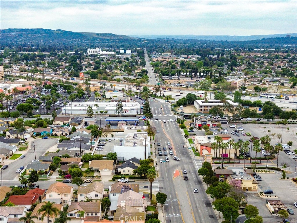 https://media.crmls.org/medias/762b2cbd-339d-4247-b560-4388e3840880.jpg?preset=X-Large
