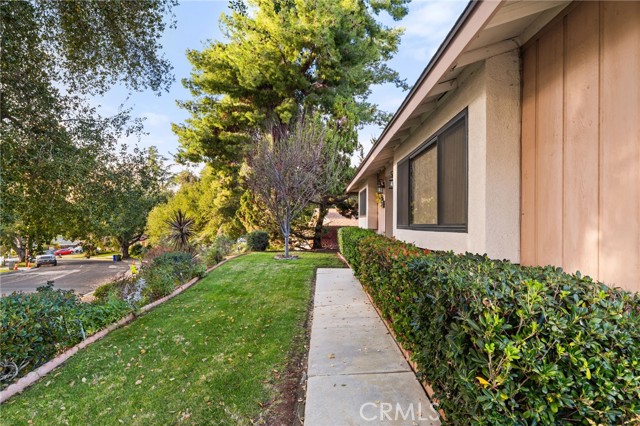 Detail Gallery Image 2 of 25 For 35656 Crestview, Yucaipa,  CA 92399 - 2 Beds | 2 Baths