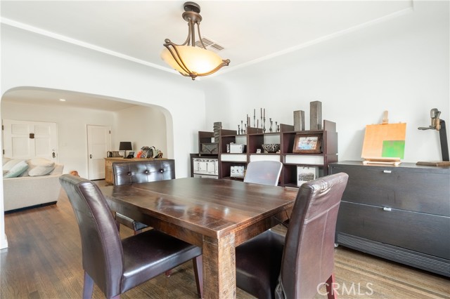 Detail Gallery Image 9 of 27 For 4182 Greenbush, Sherman Oaks,  CA 91423 - 3 Beds | 2 Baths