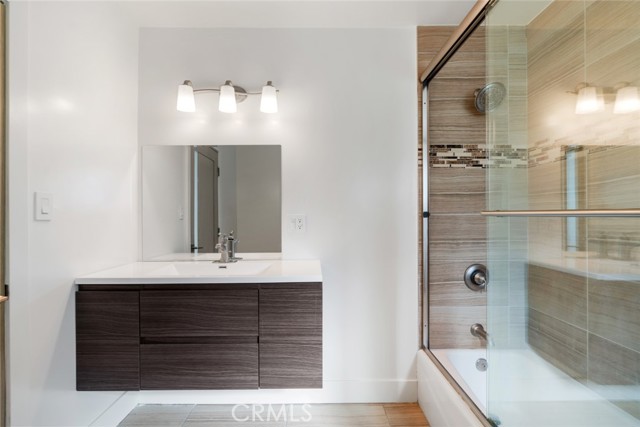 Detail Gallery Image 26 of 54 For 6015 Laurelgrove, North Hollywood,  CA 91606 - 5 Beds | 5 Baths