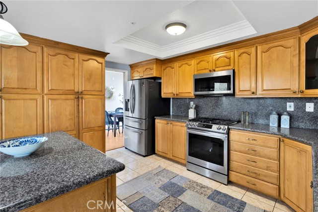 Detail Gallery Image 10 of 39 For 7656 Evergreen Ln, Fontana,  CA 92336 - 4 Beds | 2/1 Baths