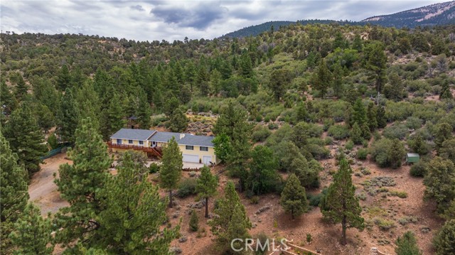 Detail Gallery Image 4 of 45 For 2196 Mariposa Ln, Big Bear City,  CA 92314 - 4 Beds | 2/1 Baths