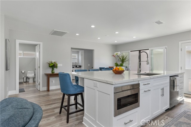 Detail Gallery Image 15 of 41 For 286 Glendora Ave, Long Beach,  CA 90803 - 3 Beds | 3 Baths