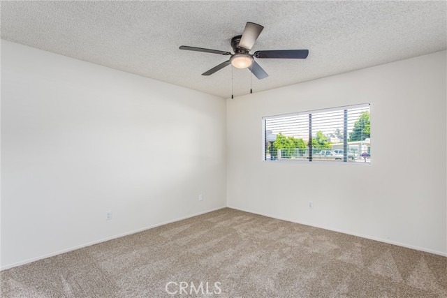 2061 W Redlands Boulevard, Redlands CA: https://media.crmls.org/medias/762e079b-e89c-4146-8a05-eb243eb2e1ed.jpg