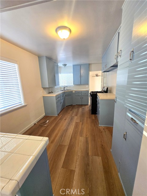 Detail Gallery Image 3 of 12 For 1740 E 53rd, Long Beach,  CA 90805 - 2 Beds | 1 Baths