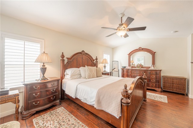 Detail Gallery Image 13 of 43 For 28692 Placerview, Saugus,  CA 91390 - 4 Beds | 3 Baths