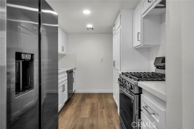 Detail Gallery Image 8 of 33 For 21333 Lassen St 2k,  Chatsworth,  CA 91311 - 2 Beds | 1/1 Baths