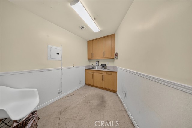  Commercial for Sale in Burbank, California