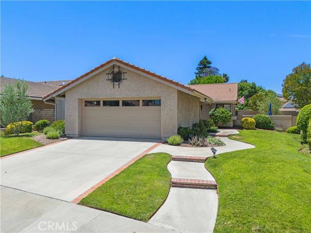 26175 Montolla Lane, Valencia CA: https://media.crmls.org/medias/762fa330-716a-4f5f-afd4-2a8ecc28aa43.jpg
