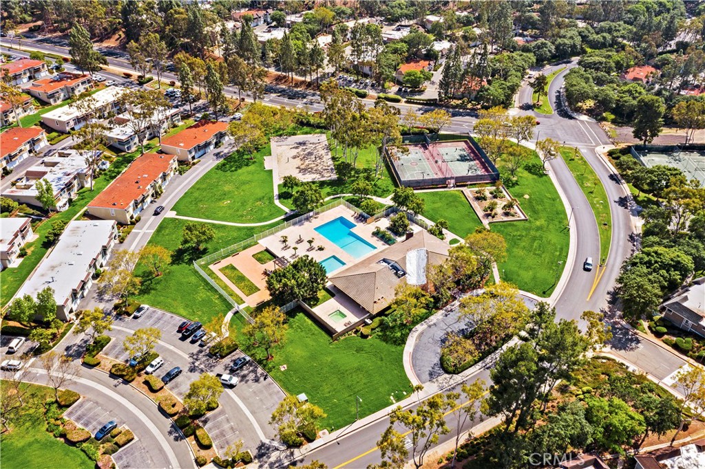https://media.crmls.org/medias/762fd99d-d2b7-4c14-a705-026a22b6ce45.jpg?preset=X-Large