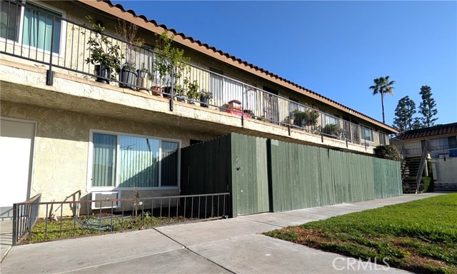 Detail Gallery Image 2 of 13 For 1422 Peckham a,  Fullerton,  CA 92833 - 2 Beds | 1 Baths