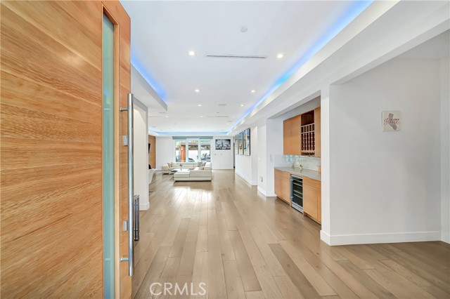 5622 Katherine, Sherman Oaks CA: https://media.crmls.org/medias/7630632c-226e-4ad6-b244-b5121816eb56.jpg