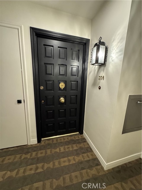 Detail Gallery Image 5 of 27 For 6702 Hillpark Dr #308,  Los Angeles,  CA 90068 - 2 Beds | 2 Baths