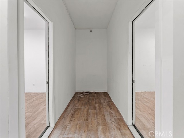 10746 Magnolia Boulevard photo 7