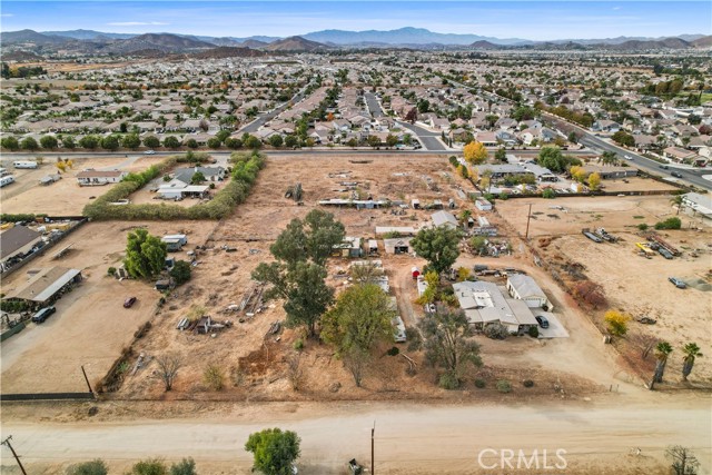 Detail Gallery Image 1 of 17 For 30581 Old Windmill Rd, Menifee,  CA 92584 - 3 Beds | 2 Baths