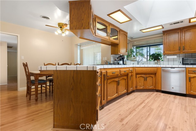 3419 Crest Drive, Bakersfield CA: https://media.crmls.org/medias/76324175-5765-4840-a0f2-0086afdc6206.jpg