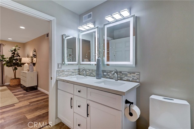 Detail Gallery Image 22 of 44 For 3605 E Anaheim St #102,  Long Beach,  CA 90804 - 2 Beds | 2 Baths