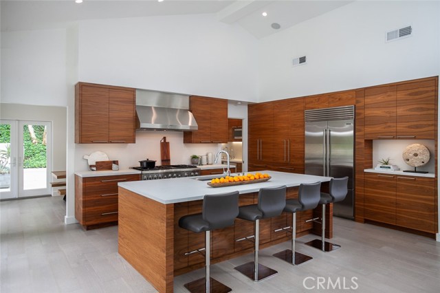 Detail Gallery Image 6 of 28 For 11 Greenbriar, Newport Beach,  CA 92660 - 3 Beds | 2/1 Baths