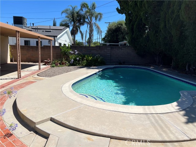 23437 Schoolcroft, West Hills CA: https://media.crmls.org/medias/7633996f-d257-4c44-a953-c973d96ff29d.jpg