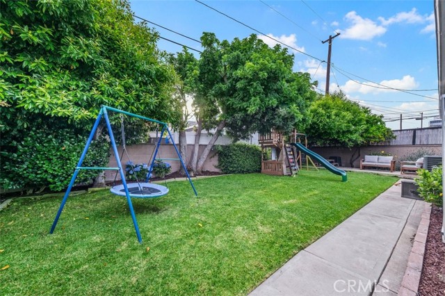 Image 23 of 26 For 21225 Kent Avenue
