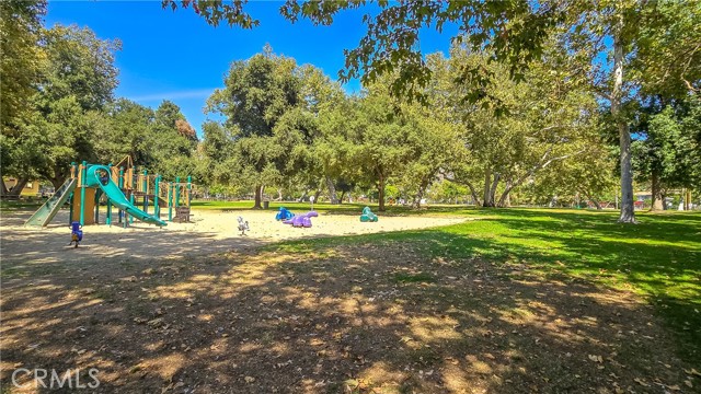 2883 Hermosita Drive, Glendale CA: https://media.crmls.org/medias/7634f80c-5798-44bf-8d2d-3d978da5cb61.jpg