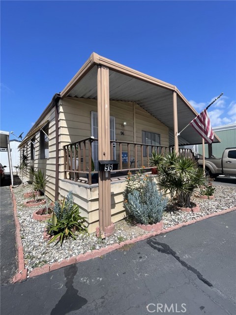 Detail Gallery Image 2 of 23 For 12550 Carson St #96,  Hawaiian Gardens,  CA 90716 - 2 Beds | 2 Baths
