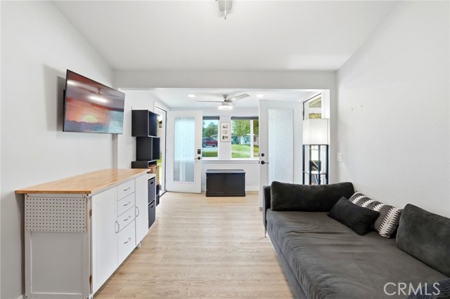 Detail Gallery Image 17 of 47 For 19237 Avenue of the Oaks #B,  Newhall,  CA 91321 - 2 Beds | 1 Baths