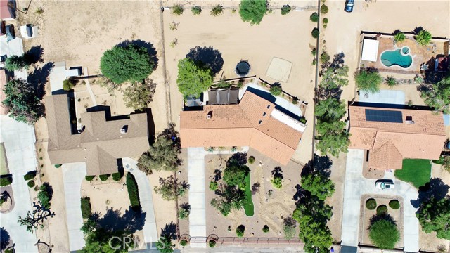 15460 Mandan Road, Apple Valley CA: https://media.crmls.org/medias/7635c6d3-5f50-4ed5-a3d7-de9949a3b2d8.jpg