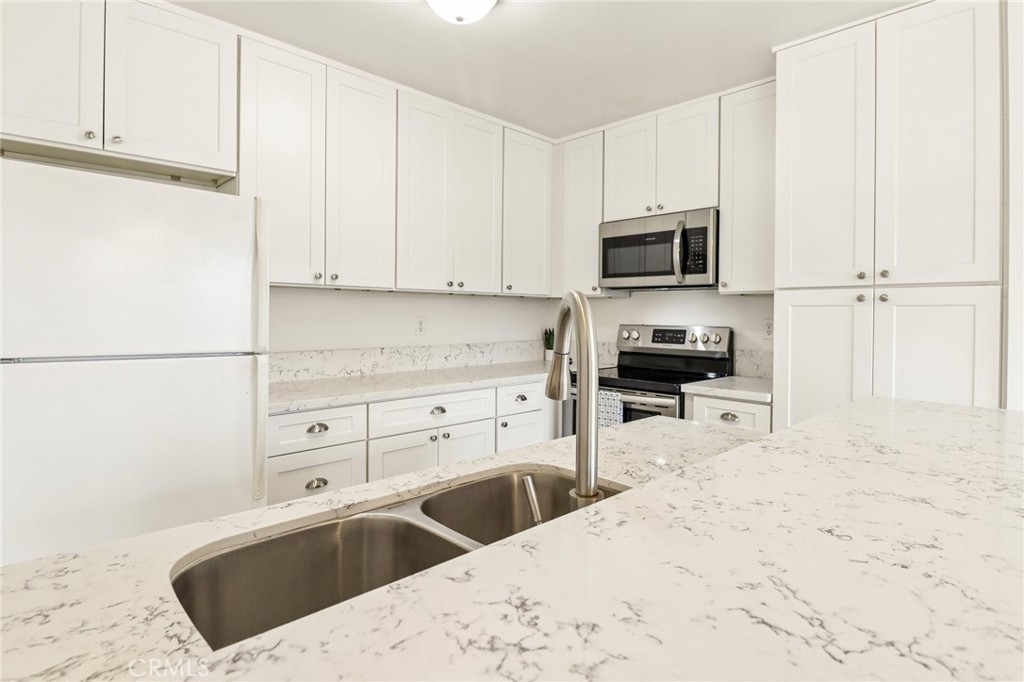 450 W Vermont - photo 13