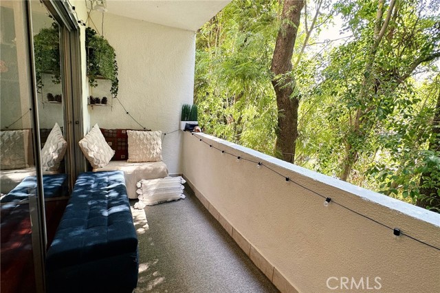 5215 Balboa Boulevard, Encino CA: https://media.crmls.org/medias/76369d00-ec3a-4f7c-87ae-7ce0fb08818d.jpg