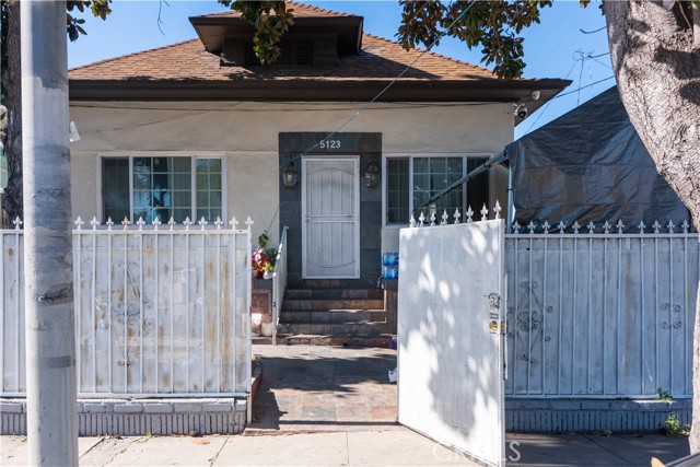5123 S San Pedro Street, Los Angeles, CA, 90011 5123 S San Pedro Street, Los Angeles, CA, 90011
