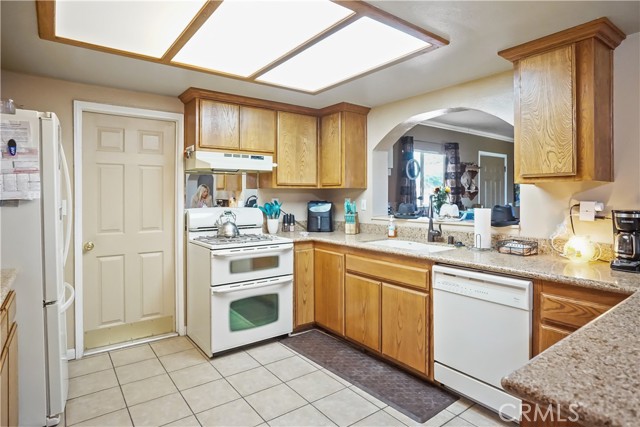 Detail Gallery Image 6 of 53 For 13985 Live Oak St, Hesperia,  CA 92345 - 3 Beds | 2 Baths