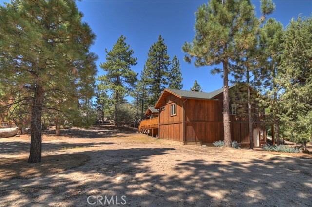 379 Fawntrail Place, Big Bear Lake CA: https://media.crmls.org/medias/76398462-50c4-4eba-93de-0b5103395b00.jpg