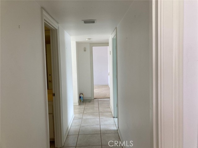5072 Berean Lane, Irvine CA: https://media.crmls.org/medias/763a21a3-ed5b-46e8-a9e3-5f9fbd6f41ca.jpg