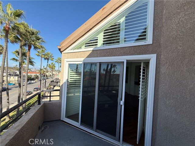 Detail Gallery Image 2 of 40 For 1200 Pacific Coast, Huntington Beach,  CA 92648 - 1 Beds | 1 Baths