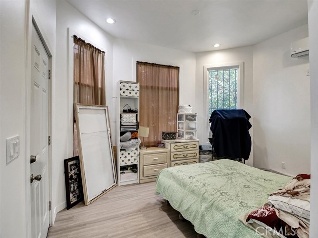 Detail Gallery Image 21 of 36 For 614 E 23rd, Los Angeles,  CA 90011 - 4 Beds | 2/1 Baths