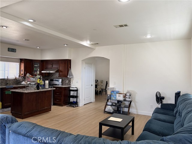 Detail Gallery Image 10 of 49 For 4941 W 130th, Hawthorne,  CA 90250 - 4 Beds | 4 Baths